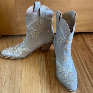 Women’s boots
